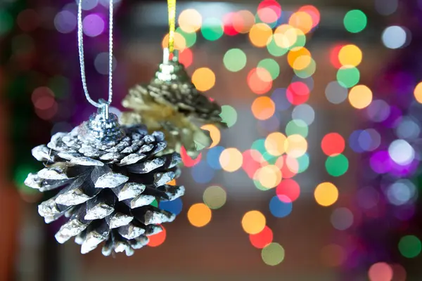 Conos de pino de Navidad —  Fotos de Stock