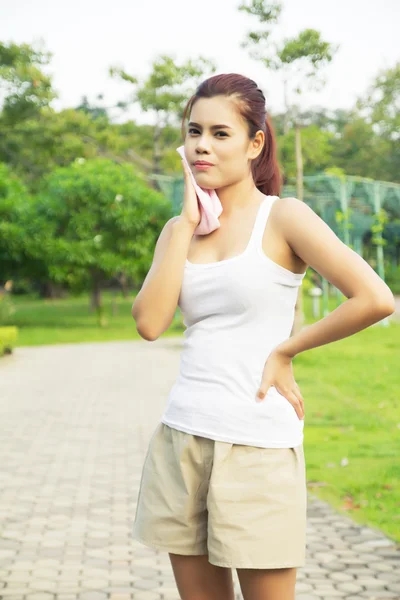 Schöne asiatische Frauen — Stockfoto