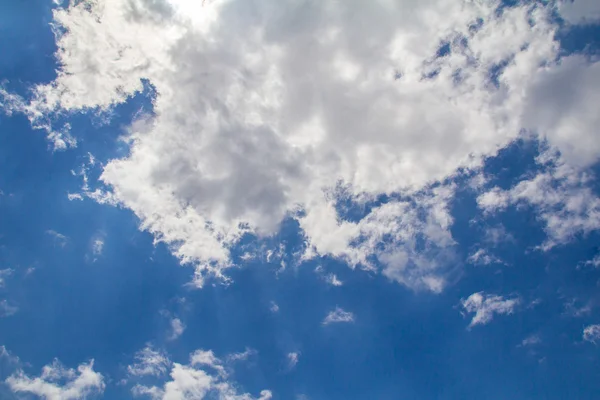 Blue sky and clouds — Stock Photo, Image