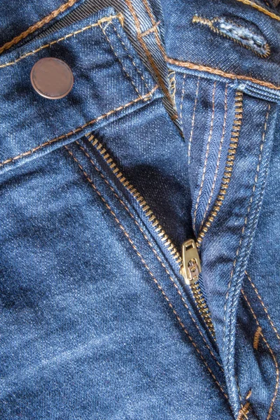 Dragkedja ner på Blå jeans — Stockfoto