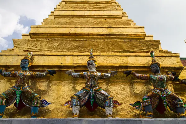 Bangkok, Grand Palace, The Green Demon Guard — Stok fotoğraf