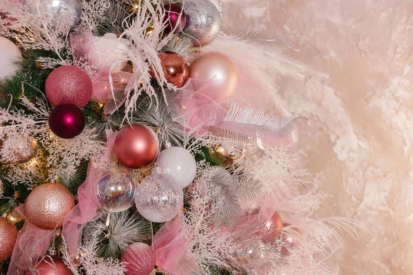Bolas Color Rosa Blanco Árbol Navidad — Foto de Stock