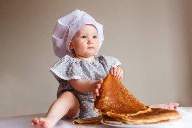 9 aylık bebek ve Rus gözlemesi.