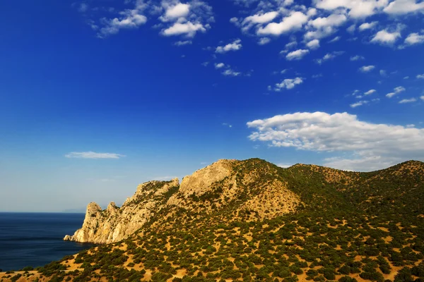 Paesaggio di montagna di Crimea di prima mattina — Foto Stock