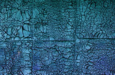 Eski mavi dökülüyor boya 