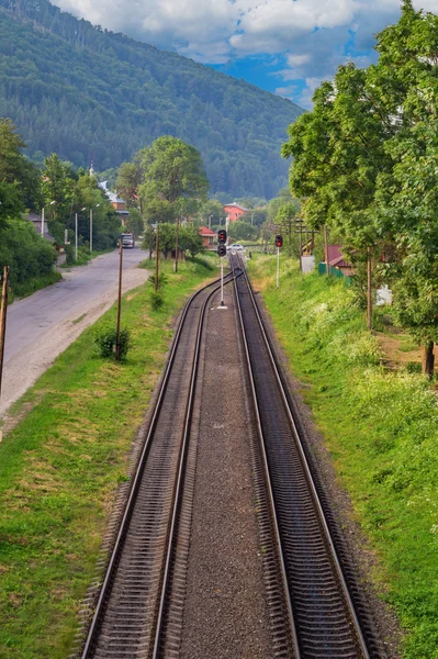 Железная дорога в Яремче — стоковое фото