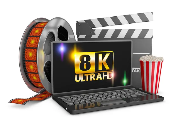 8k Laptop, Popcorn und Filmstreifen — Stockfoto