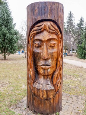 Hodonin, Çek Cumhuriyeti / Güney Moravya - 2 Şubat 2020 Hodonin kaplıcasında birçok ilginç ve güzel açık hava binaları vardır. Çardaklar, heykeller ve daha pek çok ilginç şey var.