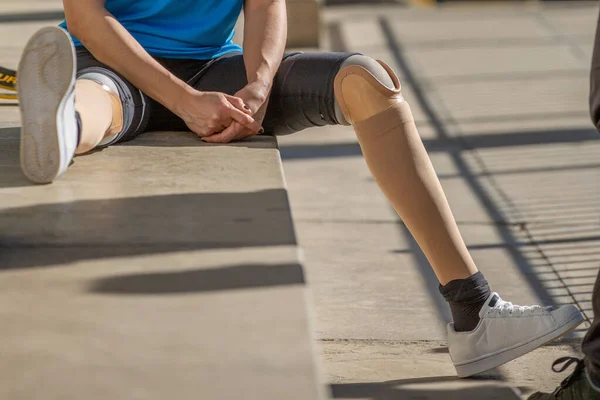 person with disabilities in the lower limbs, the true force of life.