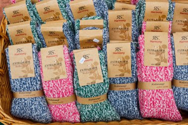 Sıcak doğal yünlü renkli çorap Satılık