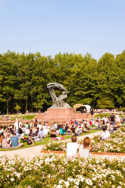 Open-air piano concert in Royal Lazienki Park, Warsaw — Stock Photo, Image