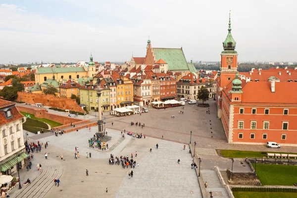 Kasteel plein in de oude stad van Warschau, bekijken van bovenaf. — Stockfoto