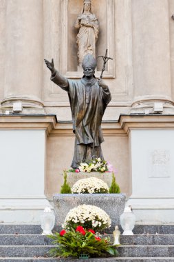 Papa John Paul II Varşova heykeli