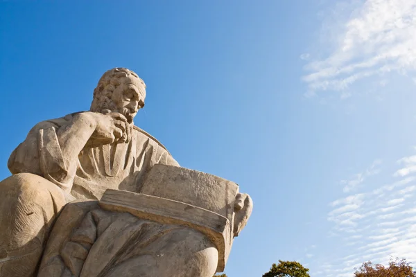 Staty av Aristofanes i amphiteatre i Lazienkiparken, Warszawa — Stockfoto