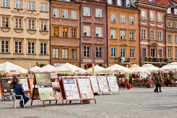 Gamla stan marknadsplats torget i Warszawa — Stockfoto