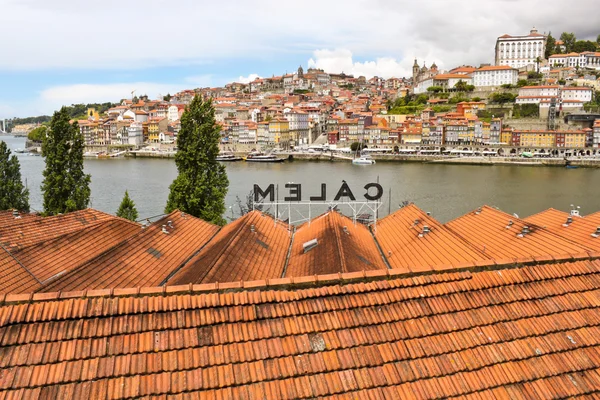 Výhled na Porto vinné sklepy — Stock fotografie