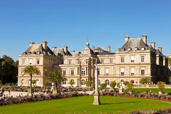 French Senat in Luxembourg Gardens — Stock Photo, Image