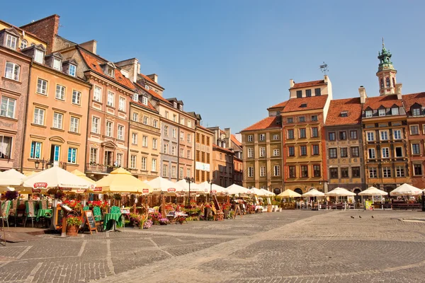 在波兰华沙老镇的市场广场 — 图库照片