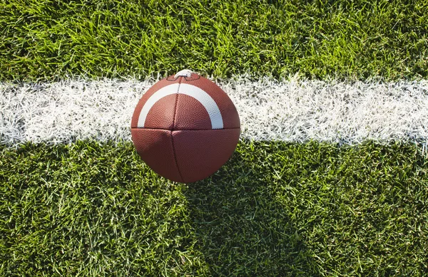 Futebol universitário em uma linha de quintal Vista de cima — Fotografia de Stock