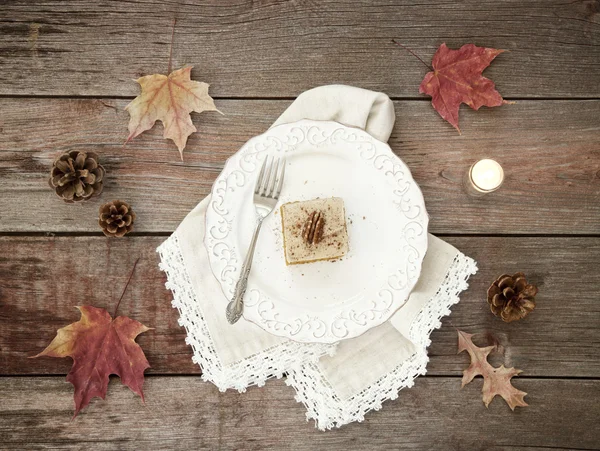 Pastel de calabaza de vacaciones postre de pan en madera rústica —  Fotos de Stock