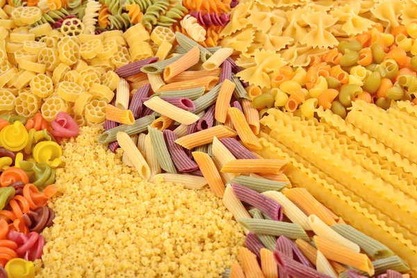 Assortimento di pasta italiana cruda colorata primo piano — Foto Stock