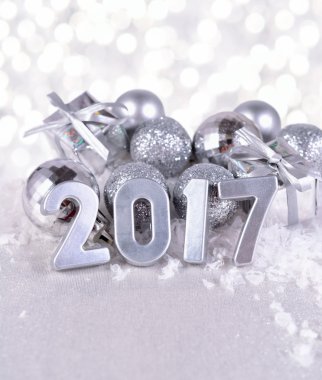 Gümüş 2017 yılı rakamları ve Simli yılbaşı süsleri