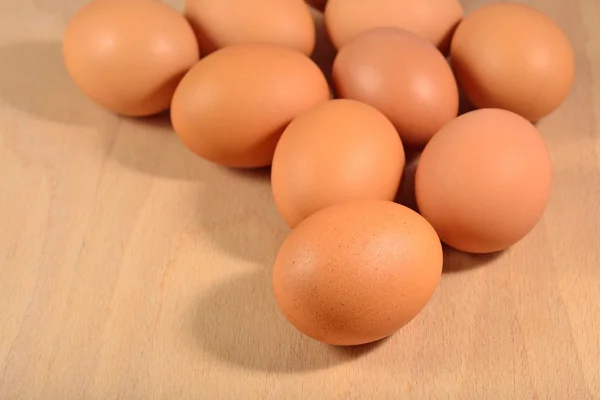 Frische braune Eier aus nächster Nähe auf — Stockfoto