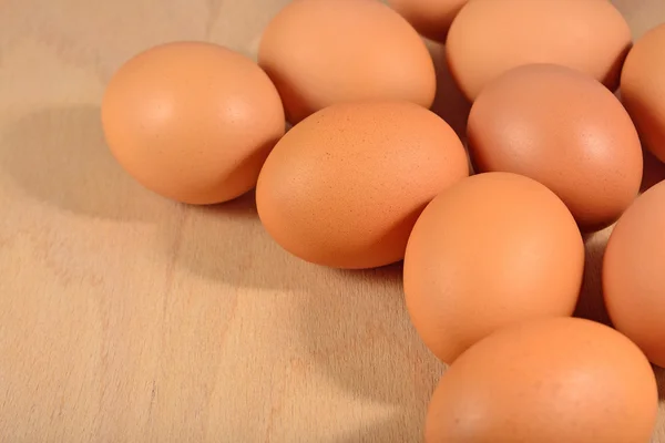 Frische braune Eier aus nächster Nähe auf — Stockfoto