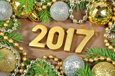 2017 yılı altın rakamlar ve Ladin şube ve Noel decorat