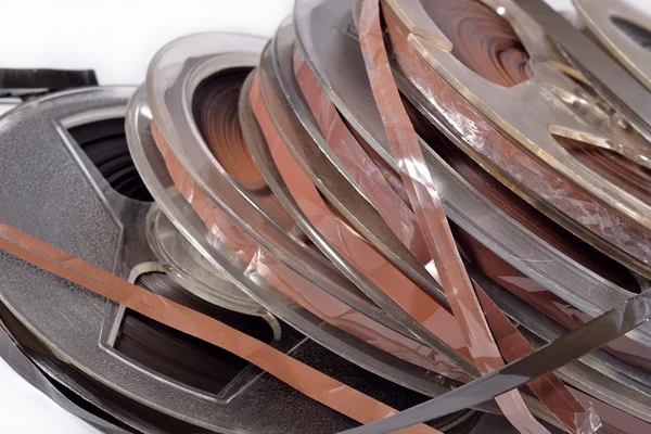 Velhas bobinas vintage com fitas magnéticas — Fotografia de Stock