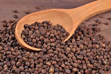 bir kaşığı kara biber