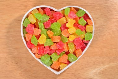 Şekerlenmiş meyve plaka kalp şeklinde 