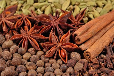 Yığın farklı kuru baharat