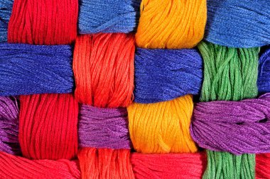 Renkli bükülmüş skeins ipi arka plan doku olarak
