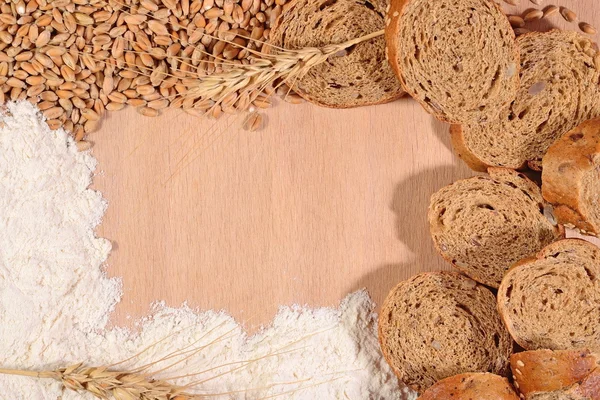 Frame of white flour, wheat and bread — Stock Photo, Image