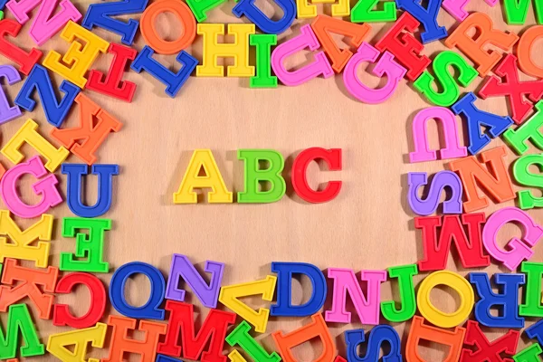 Lettres alphabet couleur plastique ABC — Photo