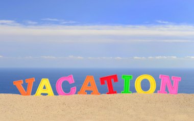 Bir sahil kumu tatil harfler 