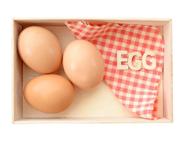 Aísle la caja de madera con huevos (camino de recorte ) —  Fotos de Stock