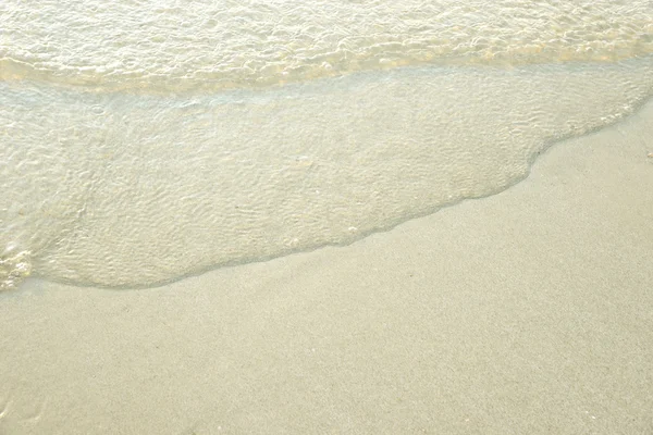 Měkká vlna moře na písečné pláži — Stock fotografie