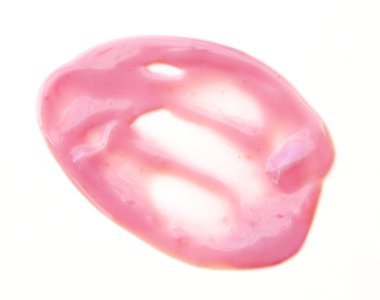 Beyaz bir arka plan üzerinde izole pembe yoğurt