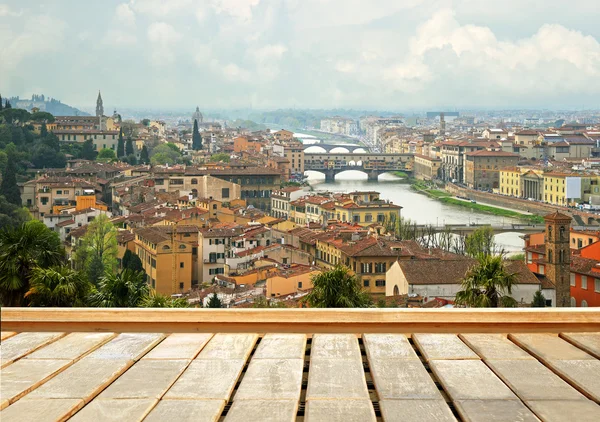 Houten vloer met uitzicht punt van Florence Italië — Stockfoto