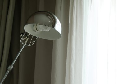 Modern lamba ve perde arka plan