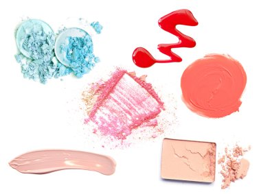 Beyaz izole aksesuarları çeşitli makyaj koleksiyonu