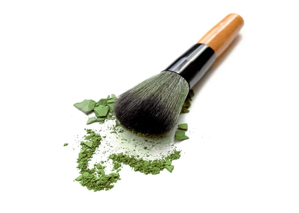 Make-up Pinsel mit Farbe Make-up Puder isoliert auf weiß — Stockfoto