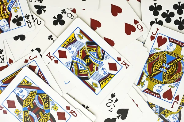 Fundo de cartões com cartão King na parte superior — Fotografia de Stock