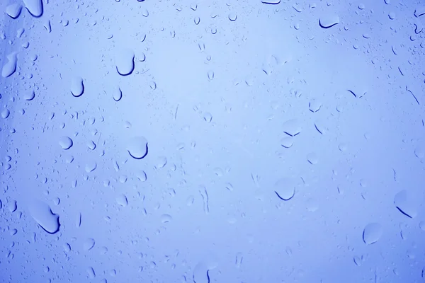 Vidrio con gotas de agua natural — Foto de Stock
