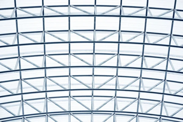 Серый геометрический абстрактный фон - часть современного потолка — стоковое фото