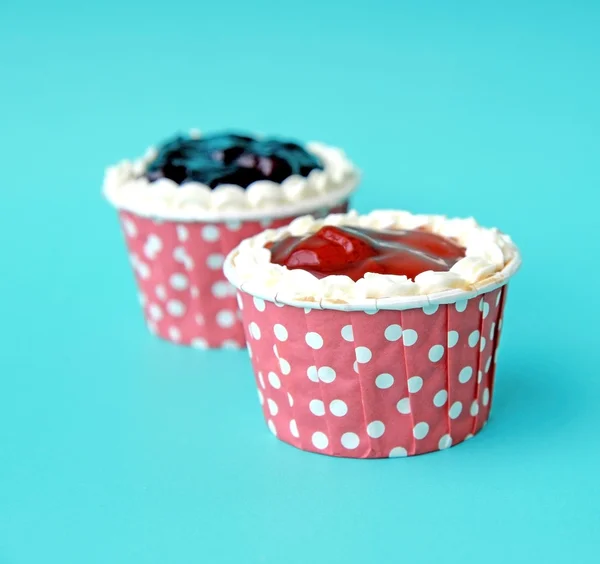 Couple strawberry cupcakes — Stock Photo, Image