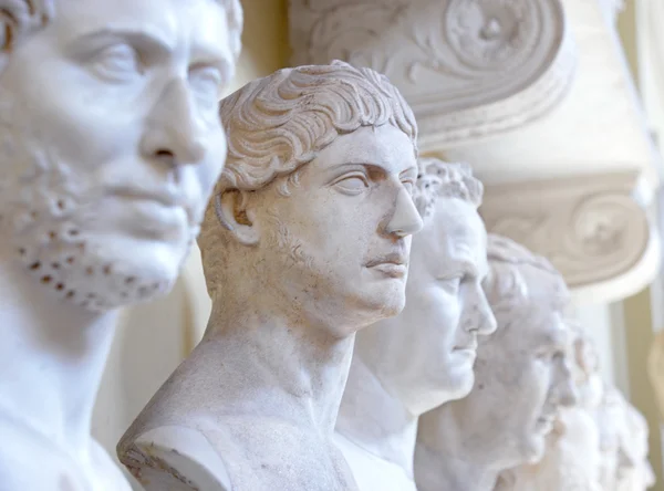 Molte statue in Vaticano — Foto Stock