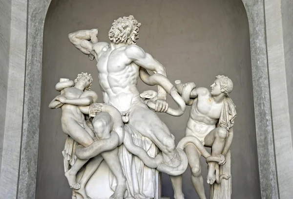 laocoon ve onun oğlu heykeli Vatikan Müzesi'nde